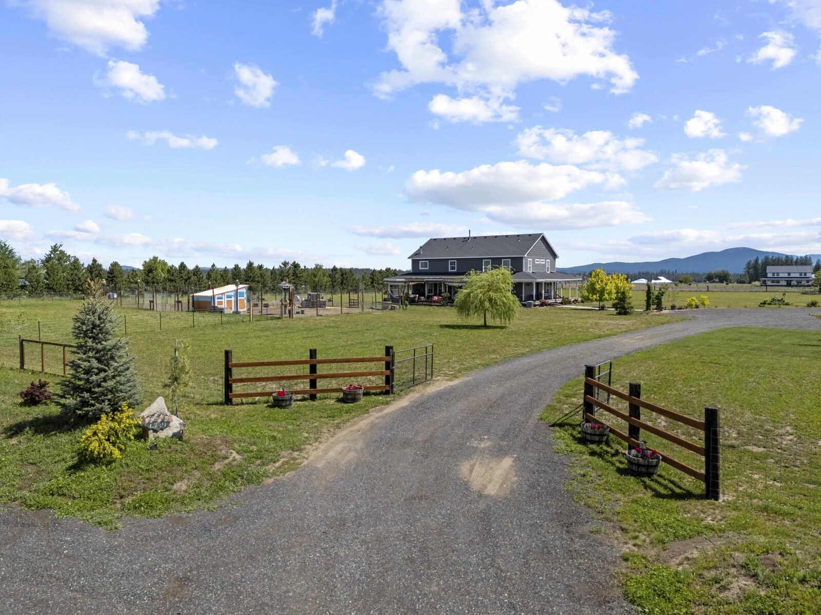 Property Photo: 6730 W Cross Cut Rd WA 99006