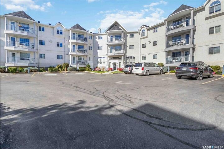 Property Photo: 930 Heritage View 205 SK S7H 5S6