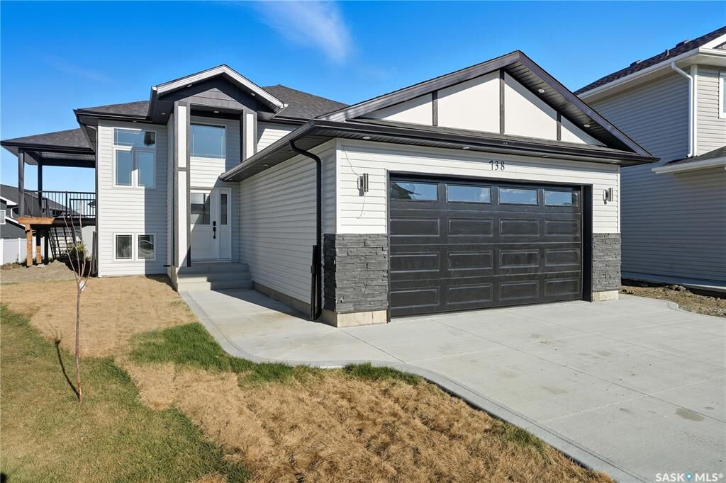 Property Photo: 738 Bentley Manor SK S7L 6P2
