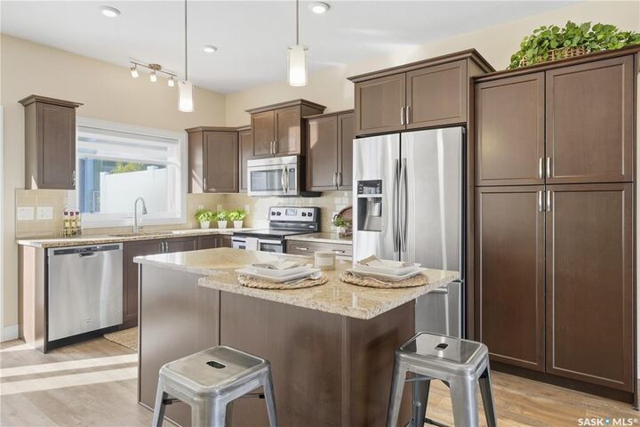 Property Photo: 3214 11th Street W 2 SK S7M 5G3
