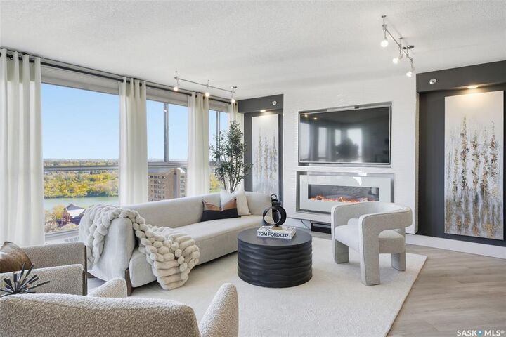 Property Photo: 315 5th Avenue N 2202 SK S7K 5Z8