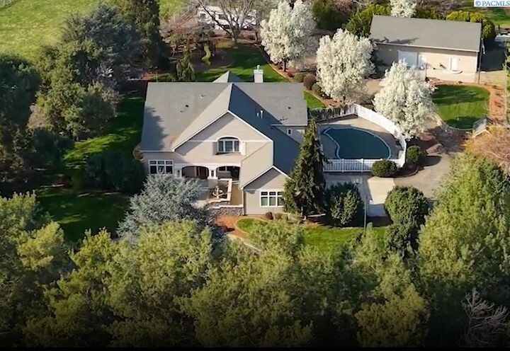 Property Photo: 8620 W Richardson Road WA 99301