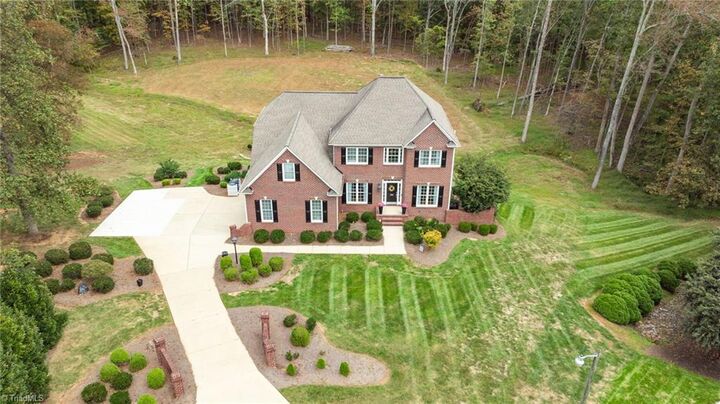 Property Photo: 5307 Northcross Court NC 27301