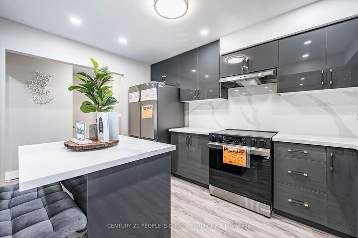 Property Photo: 506 Normandy Street 25 ON L1H 7N8