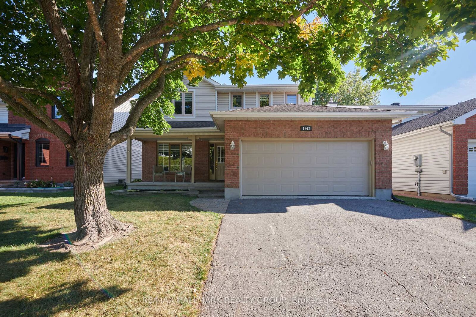 Property Photo: 1743 Silver Bark Avenue ON K1C 7A8