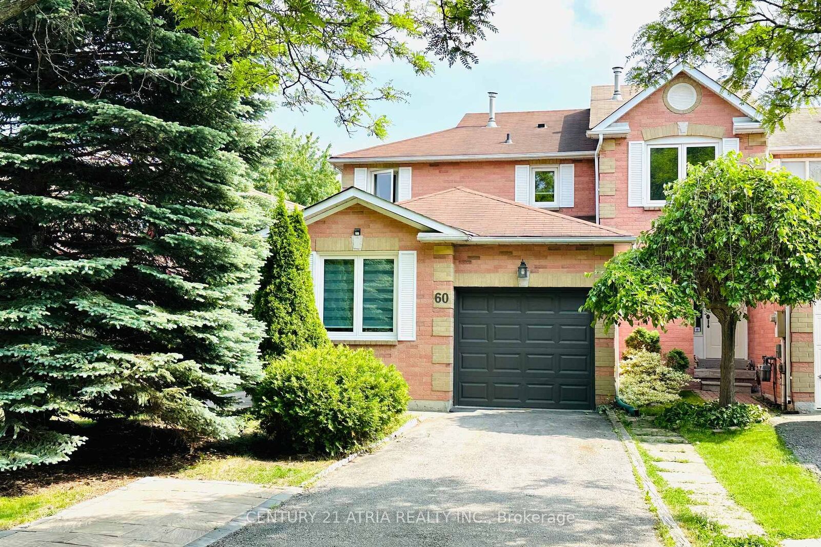 Photo de la propriété: 60 Steepleview Crescent ON L4C 9R3
