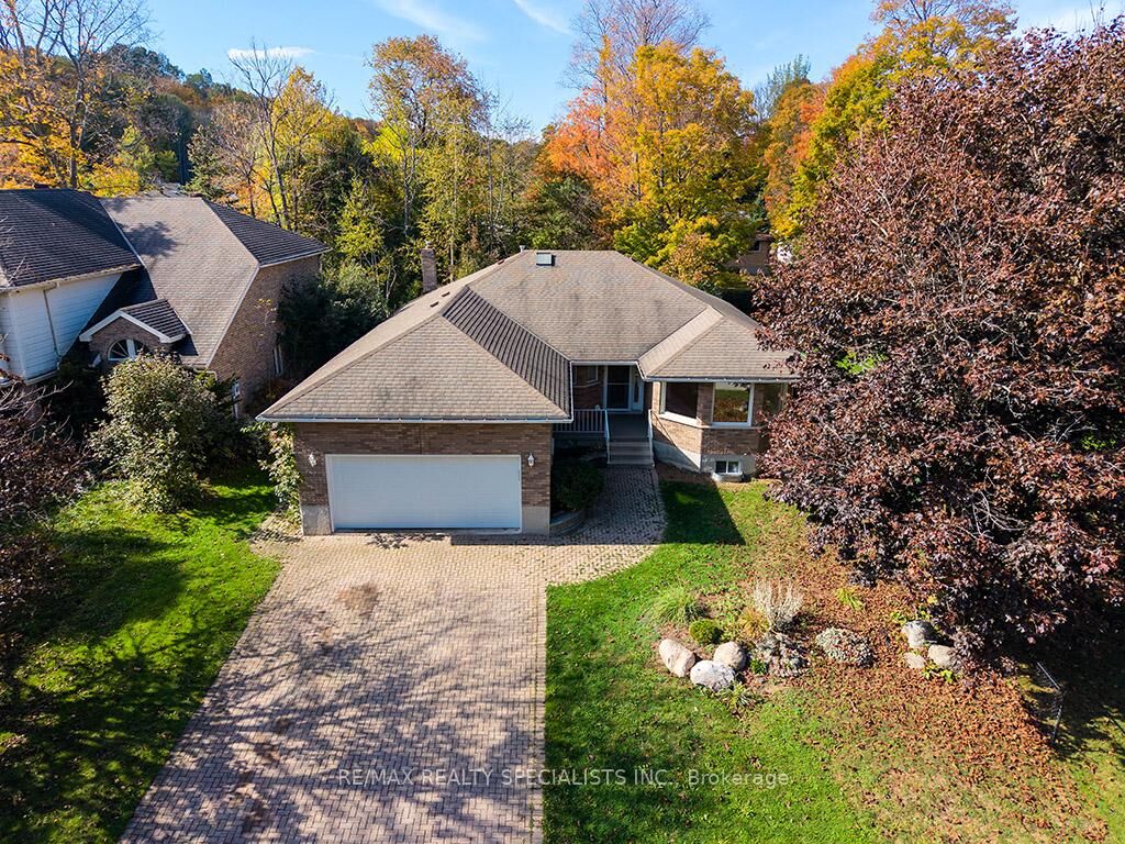 Property Photo: 56 Middle Avenue ON N4L 1A8