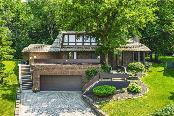 Property Photo:  128 Bunker Hill Drive  ON L8K 5X5