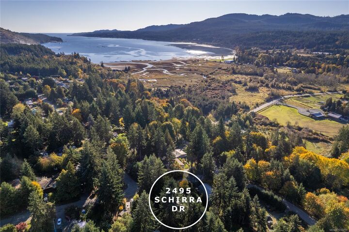 Property Photo:  2495 Schirra Dr  BC V0R 2R0 