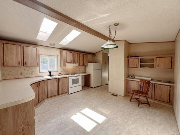 Property Photo: 602 Matchlee Dr BC V0P 1G0