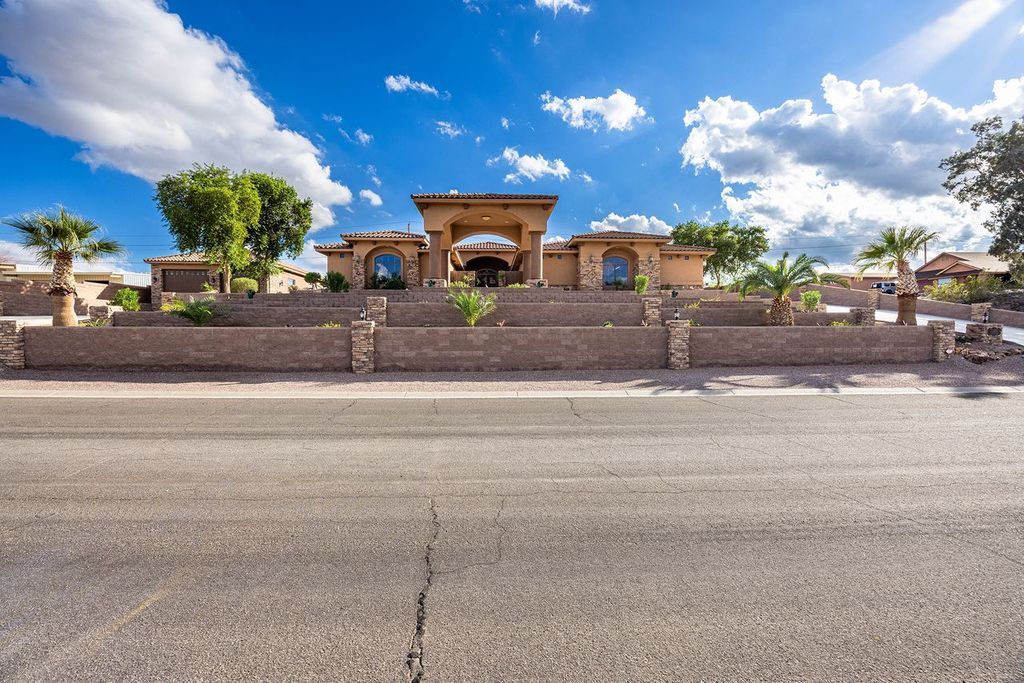 Property Photo: 1824 Stovall Street AZ 86442