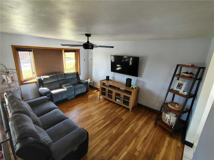 Property Photo: 17 Lookout Ave PA 15063