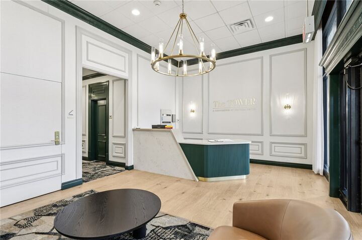 Property Photo: 112 Washington Pl 10C PA 15219