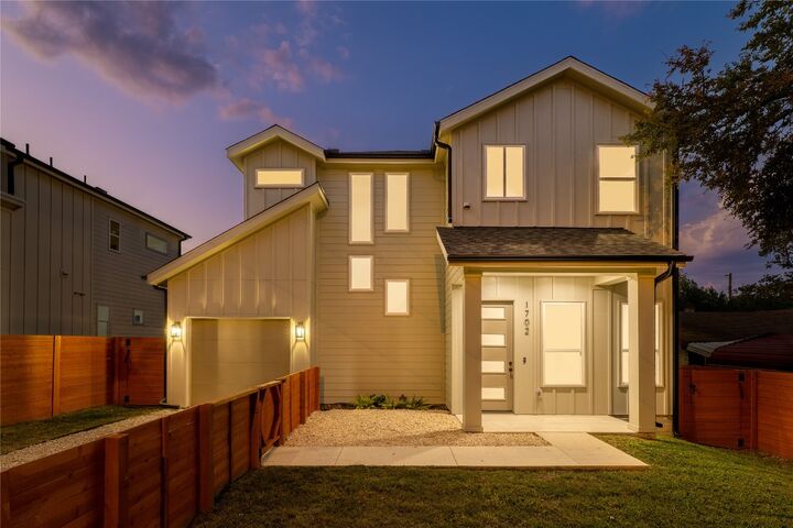 Property Photo:  1702 Pennsylvania Avenue  TX 78702 