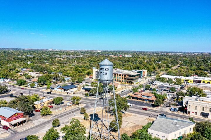 Property Photo:  204 Blue Spruce Way  TX 78664 