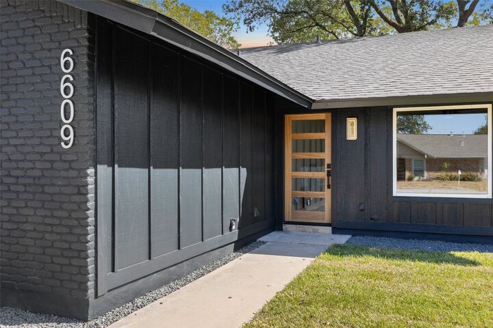 Property Photo: 6609 Boleynwood Drive TX 78745