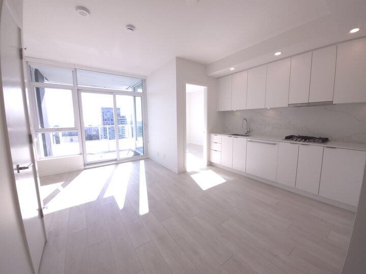 Property Photo: 537 Cottonwood Avenue 2403 BC V3J 0S4