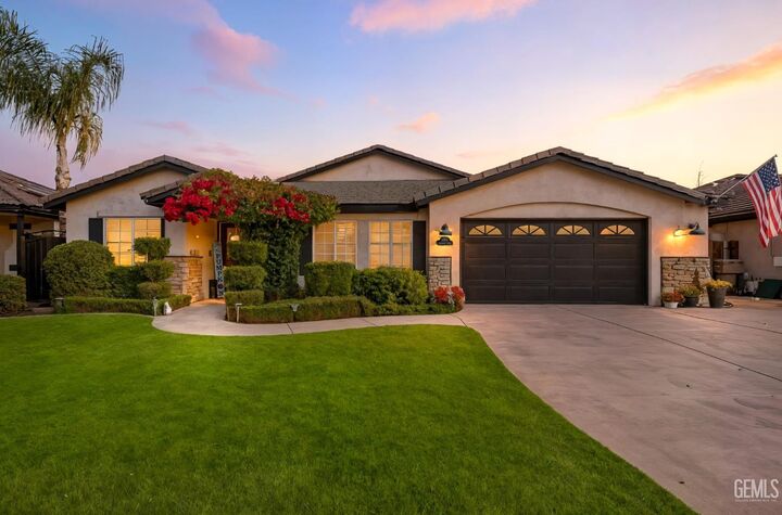 Property Photo: 9804 Anaparno Court CA 93312