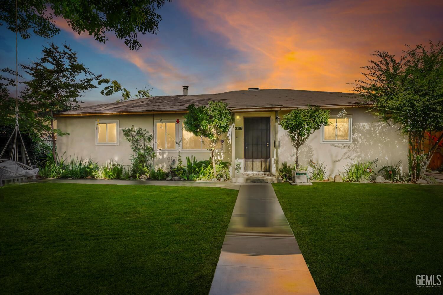 Property Photo: 336 Warren Avenue CA 93308