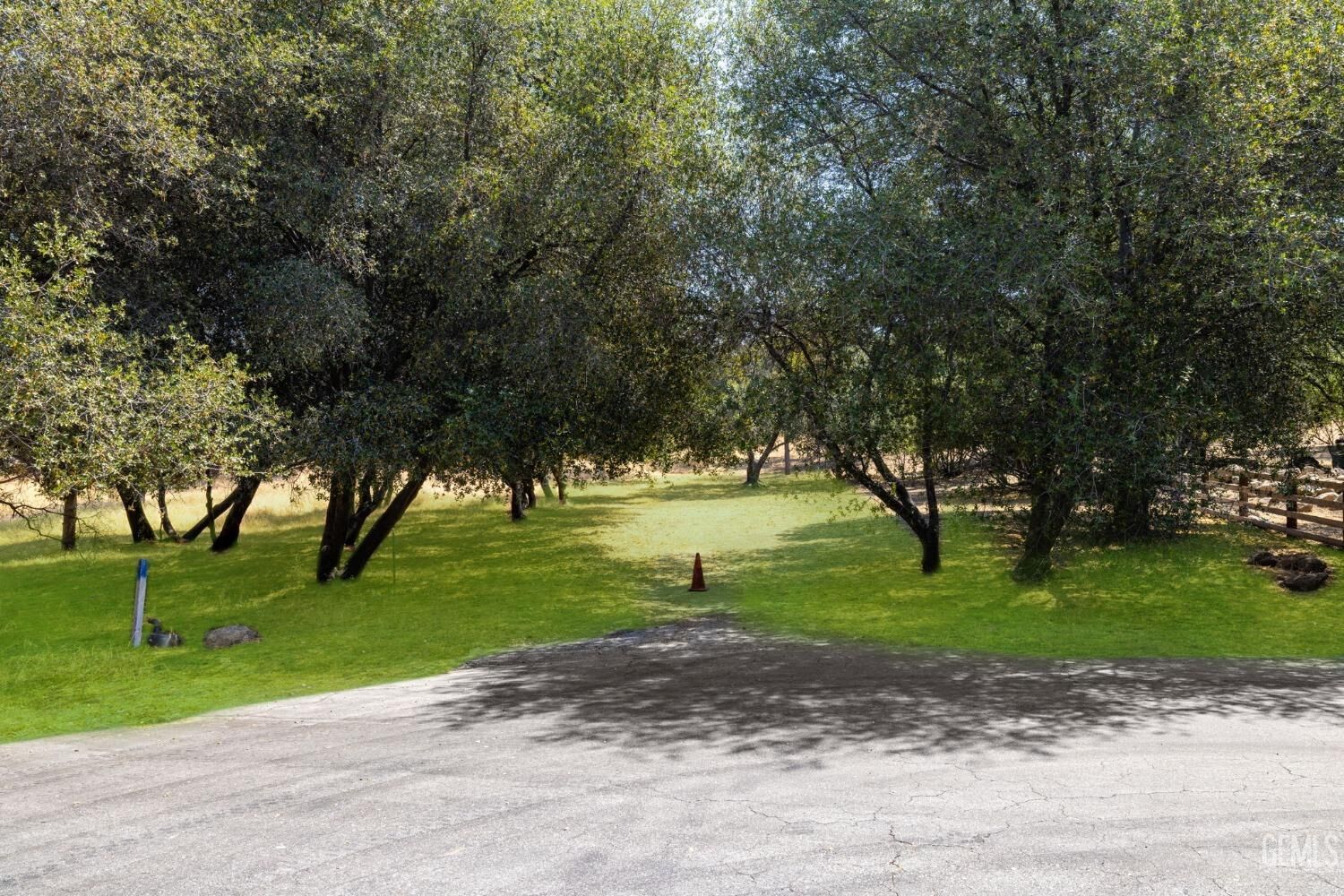 Property Photo: 1 Kirkham Court CA 93531
