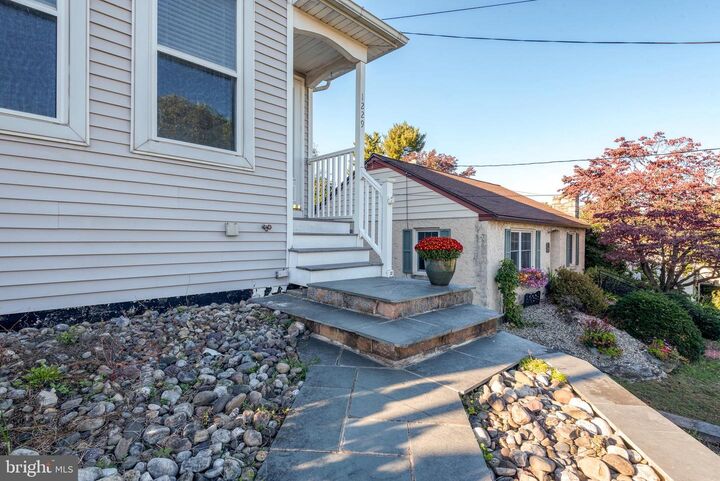 Property Photo: 1229 Saint Joseph Street PA 17603