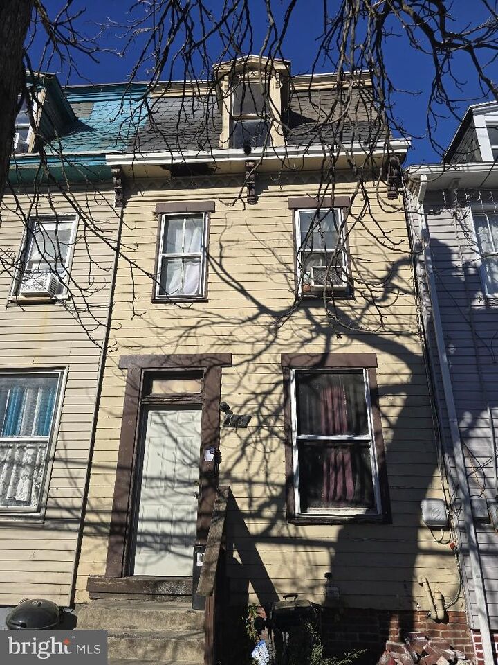 118 S 14th Street  Harrisburg PA 17104 photo