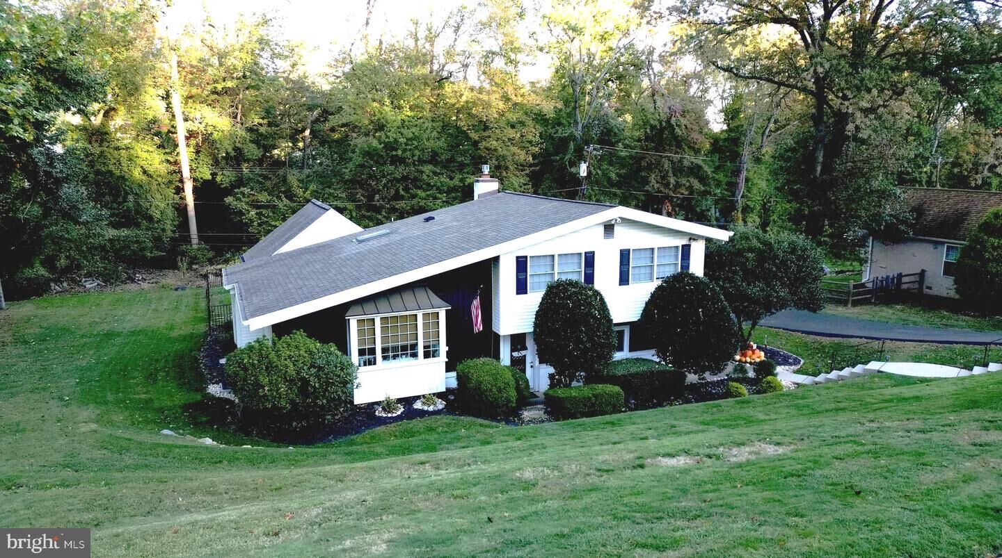 Property Photo: 141 Greenwood Drive PA 19090
