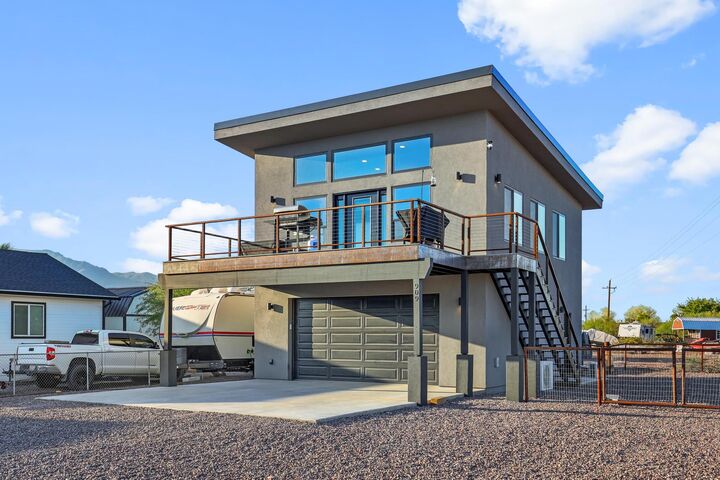 Property Photo: 909 S Accuracy Way AZ 85553