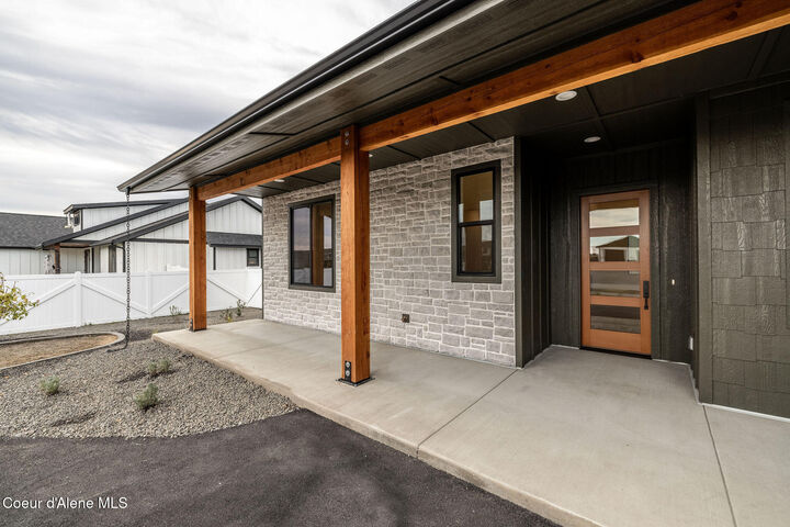 Property Photo: 8039 W Splitrail Ave ID 83858