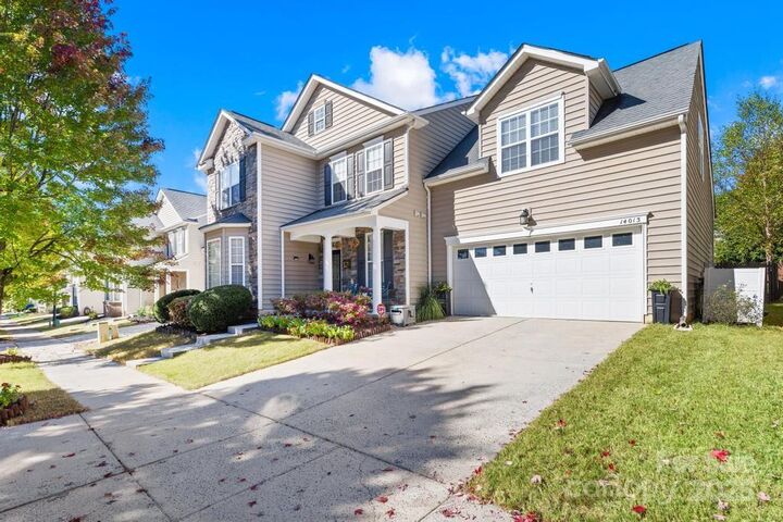 Property Photo:  14013 Holly Stream Drive  NC 28078