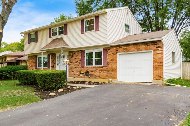 Property Photo: 2900 Ronda Road OH 43232