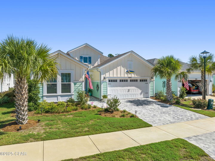 Property Photo: 9302 Paradise Drive FL 32413