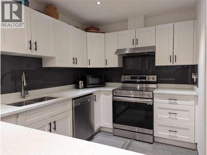 Property Photo: 1915 Pacific Court 401 BC V1Y 8B3