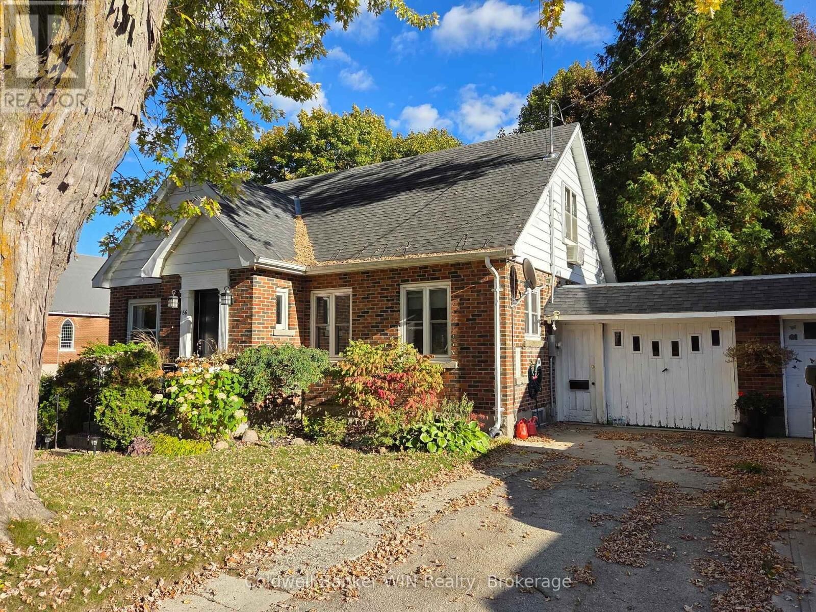 Property Photo: 166 Birmingham Street East ON N0G 2L2