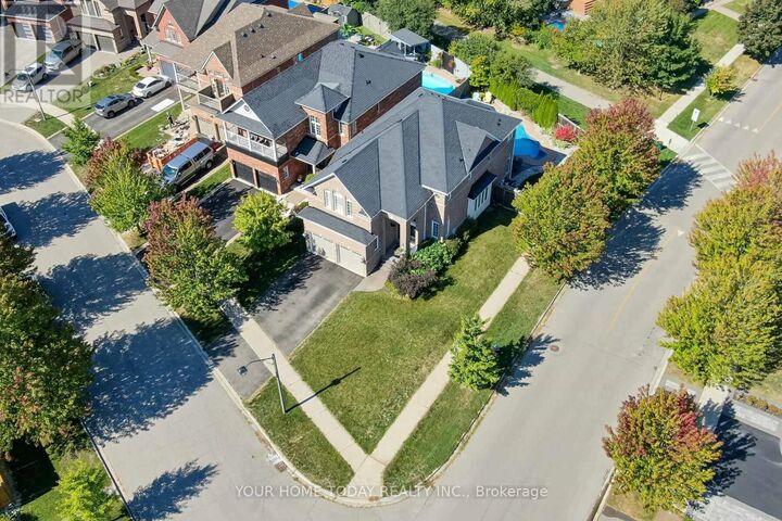 Property Photo:  32 Orchid Avenue  ON L7G 6L7 