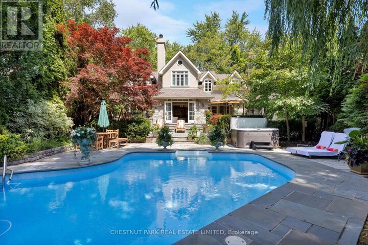 Property Photo:  69 Otter Crescent  ON M5N 2W7 