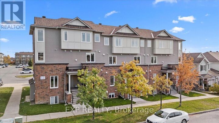 Property Photo: 290 Espin Heights ON K2J 0Y8