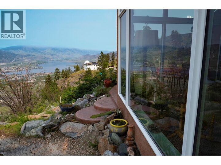 Property Photo: 1200 Hwy 3 Other BC V0H 1V6