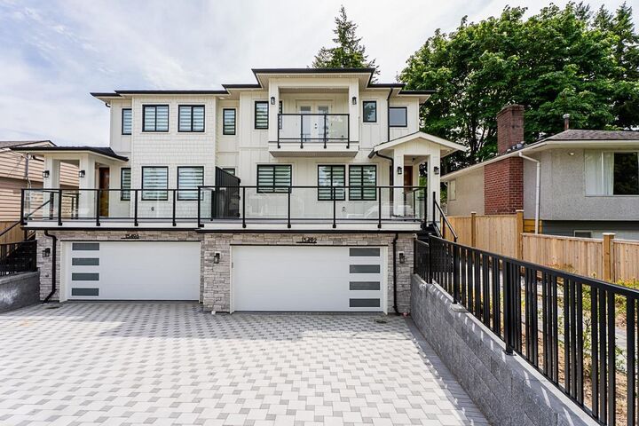 15492 Thrift  White Rock BC V4B 2L9 photo