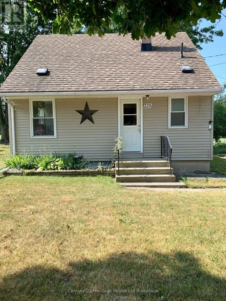 Property Photo:  225 Algonquin Drive  ON N0M 1Y0 