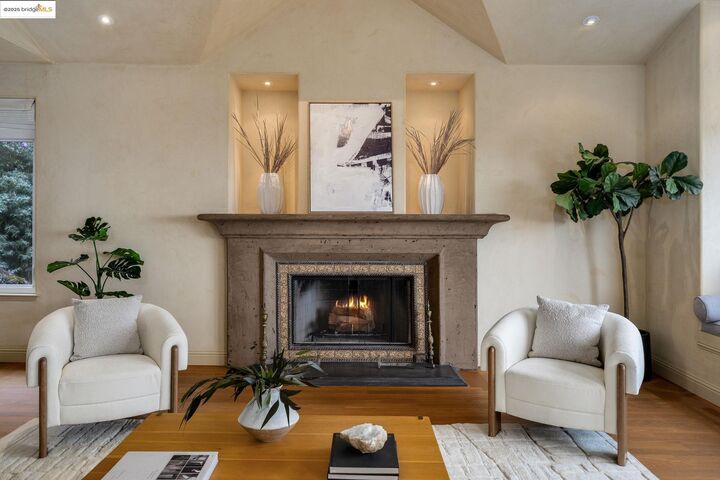 Property Photo: 6257 Virgo Rd CA 94611