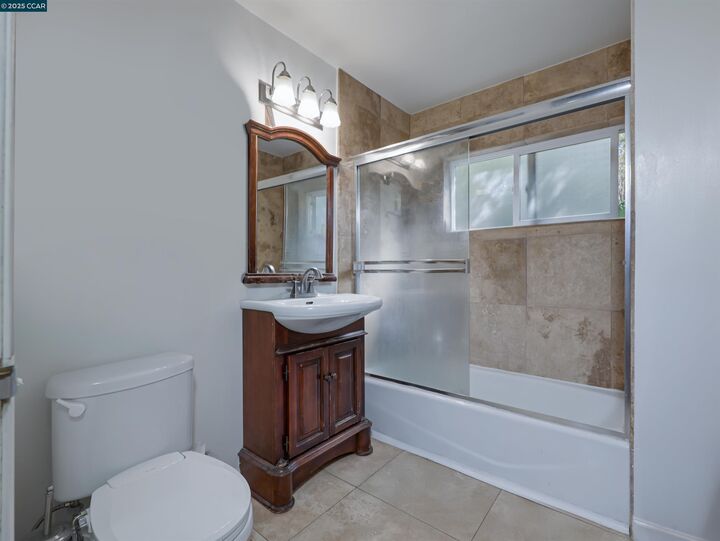 Property Photo:  891 Bell Street  CA 94549 
