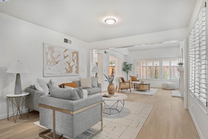 Property Photo: 1585 Poppybank Ct CA 94566