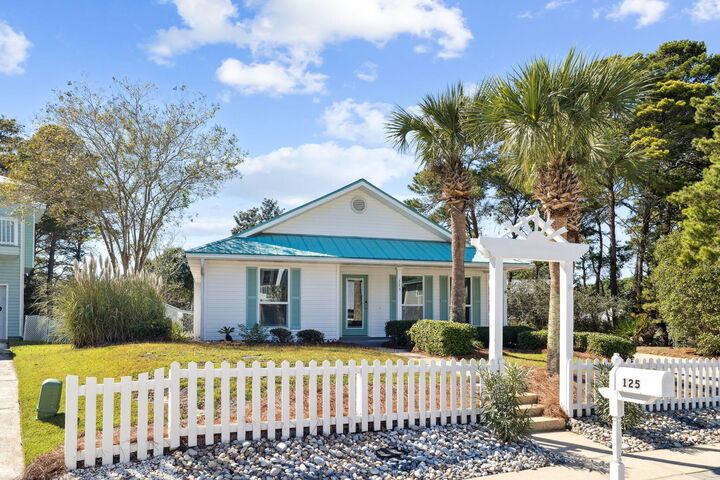Property Photo: 125 Tradewinds Drive FL 32459