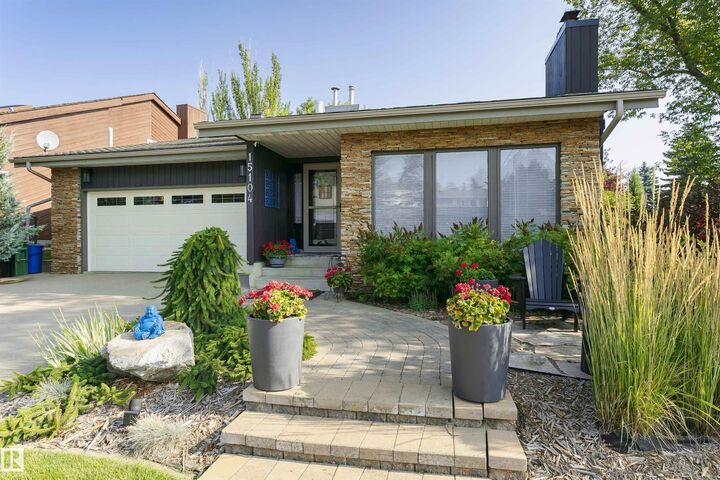 Property Photo: 15104 42 Avenue NW AB T6W 1A5