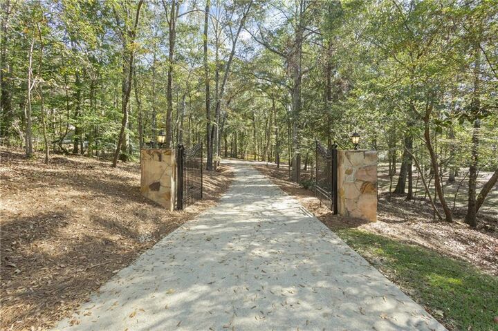 Property Photo: 6985 Spout Springs Road GA 30542