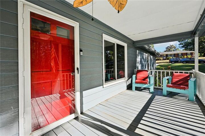 Property Photo: 1135 W Roberts Drive GA 30518