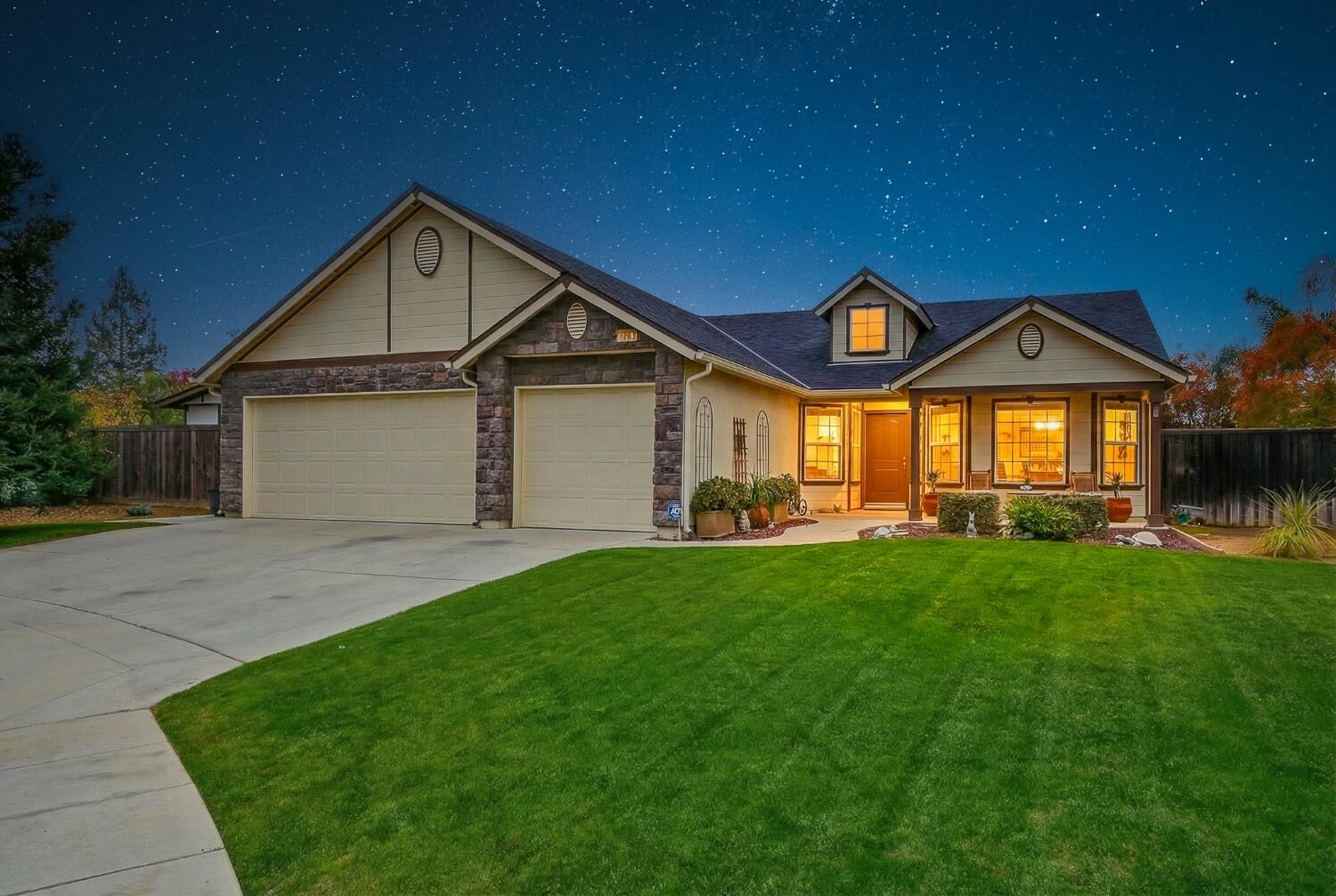 Property Photo:  5887 N Bonta Avenue  CA 93723 