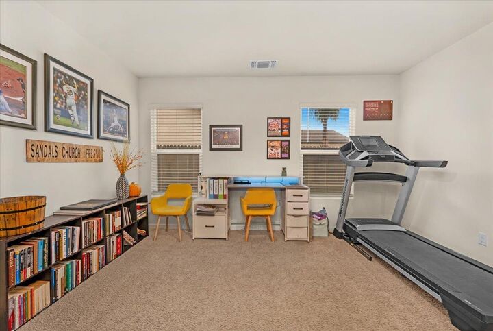 Property Photo:  5566 W Farrin Avenue  CA 93722 