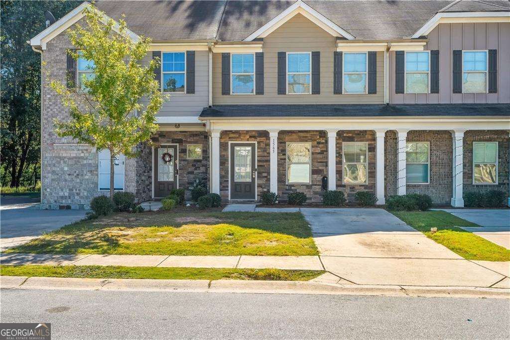Property Photo:  1565 Iris Walk  GA 30238